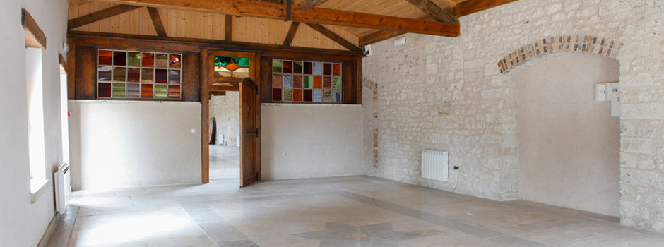 Vue de la salle des Fonderies vers la salle des Forges du Roy.