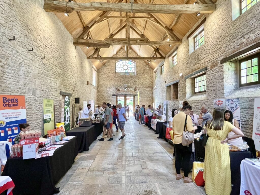 Marché dans la Salle de la Grange Dimière